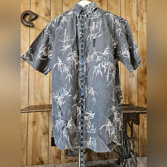 Columbia Short Sleeve Button Up Shirt - Picture 5 of 15